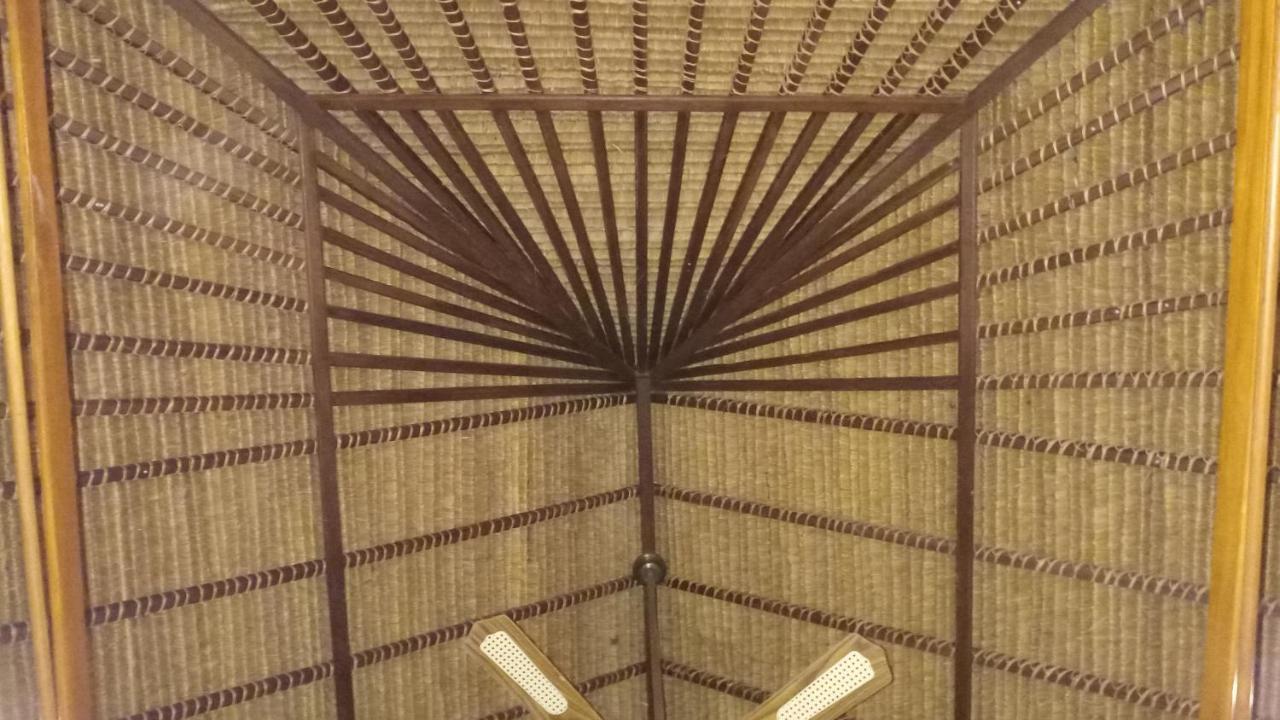Jemeluk Beach Bungalows Амед Экстерьер фото